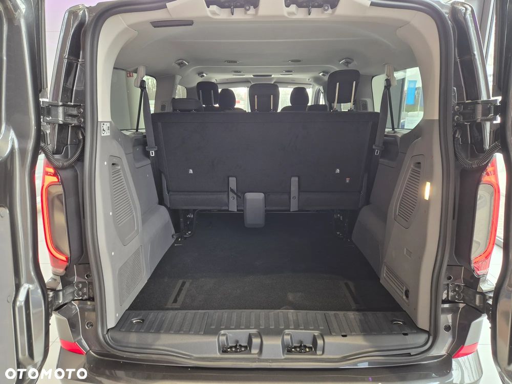 Volkswagen Caravelle - 8