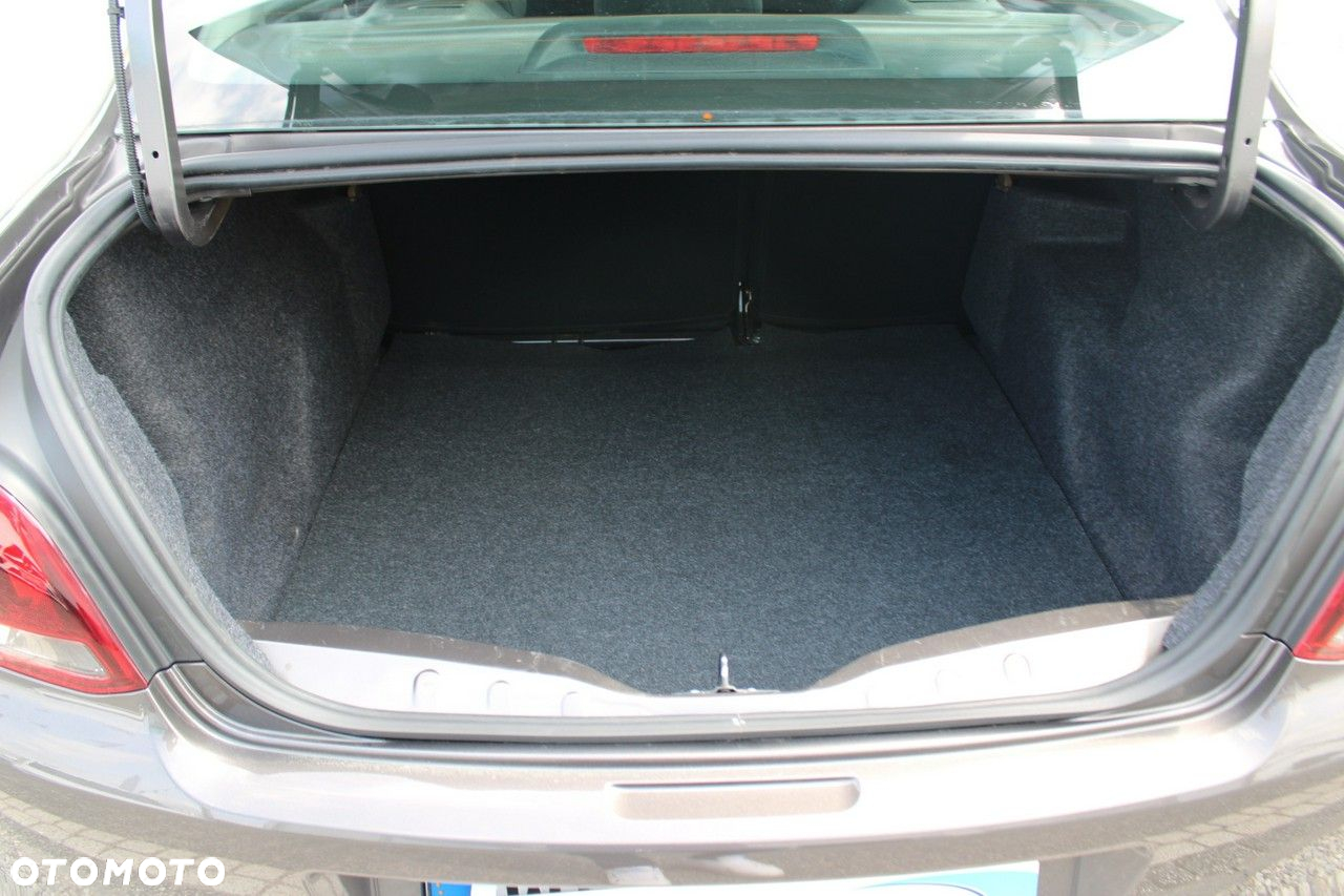 Peugeot 301 - 12