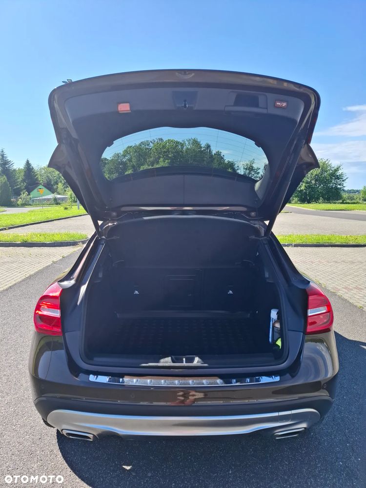 Mercedes-Benz GLA 250 7G-DCT - 18