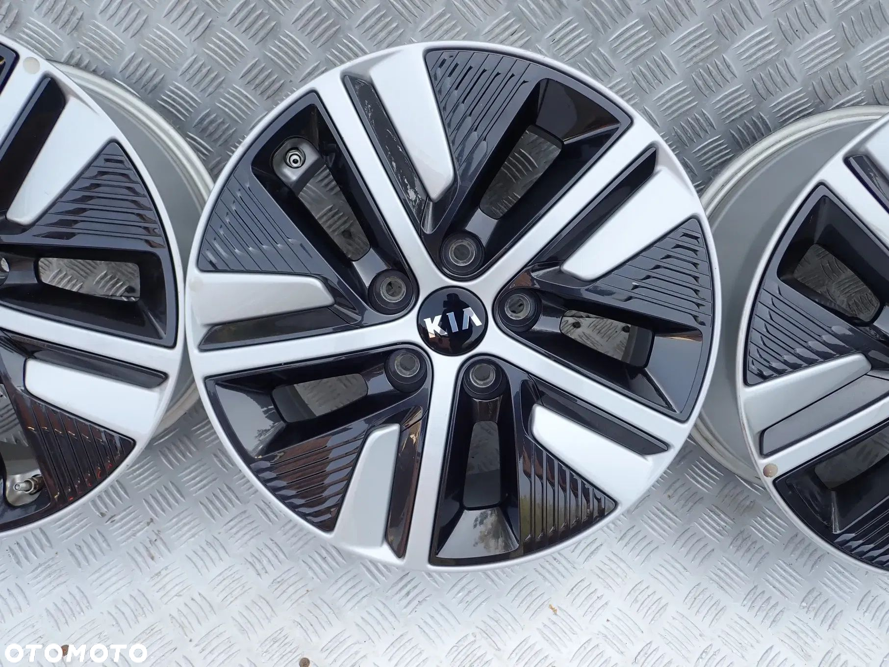 FELGI ALUMINIOWE KIA NIRO 6,5JX16 ET 45 5X114,3 52910-G5500 - 6