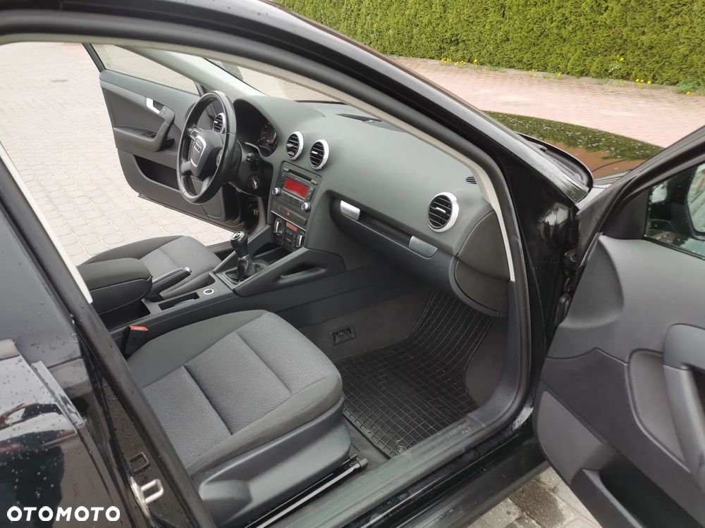 Audi A3 Sportback 1.6 Attraction - 12