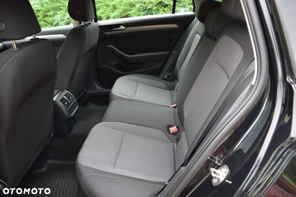 Volkswagen Passat 1.5 TSI EVO Business DSG - 17