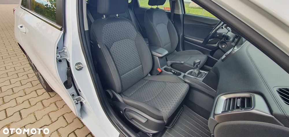 Kia Ceed - 12