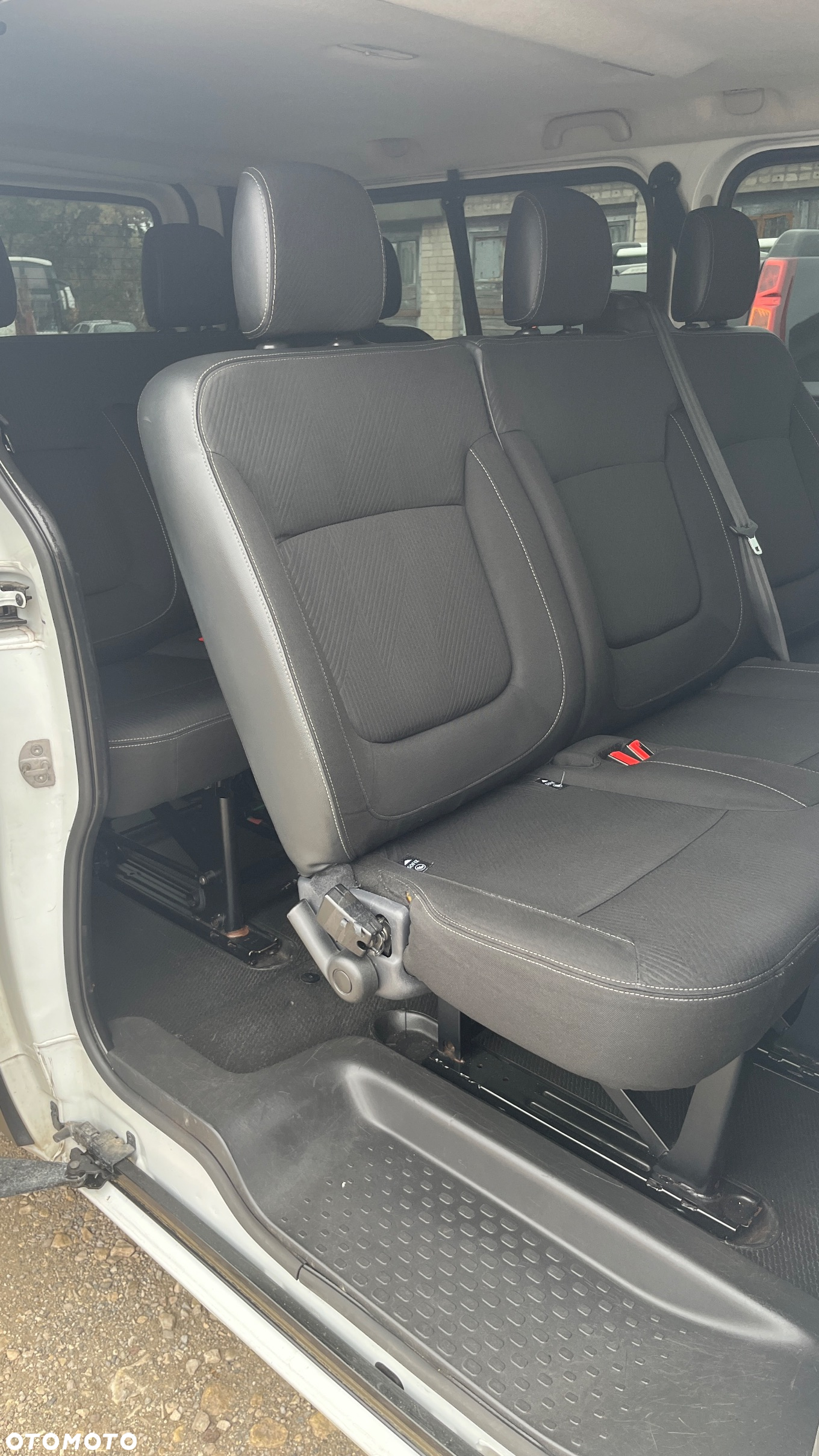 Nissan NV300 - 6
