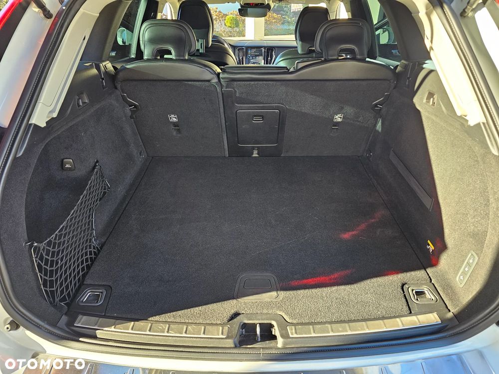 Volvo XC 60 D3 Momentum Pro - 23