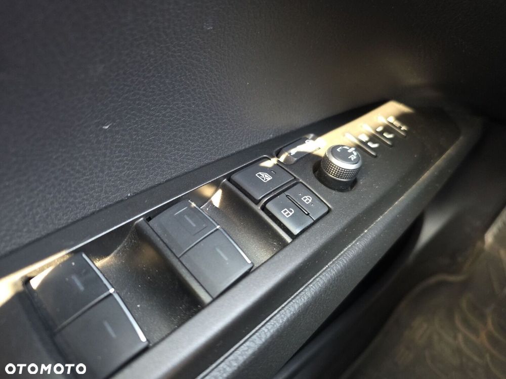 Toyota Camry 2.5 Hybrid Executive CVT - 14