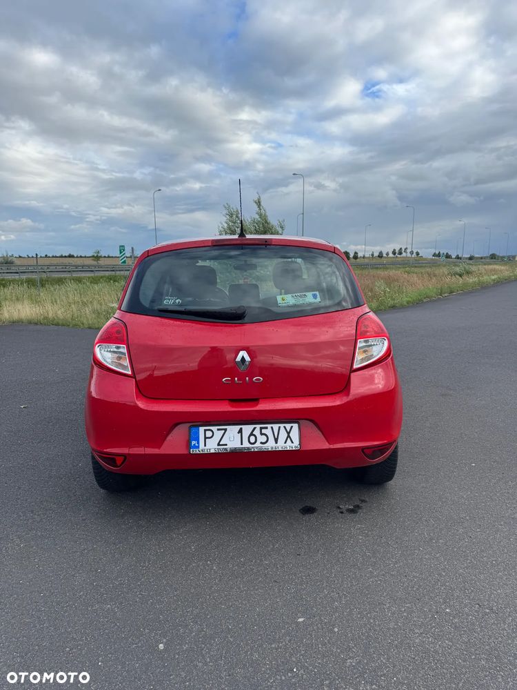 Renault Clio 1.2 16V Authentique - 4