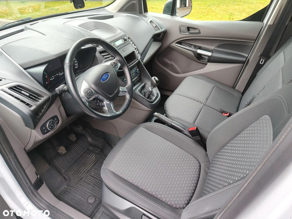 Ford Transit Connect - 8
