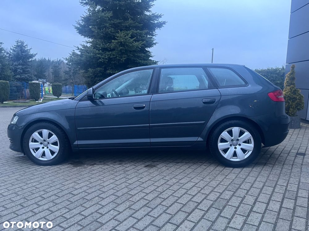 Audi A3 Sportback - 8