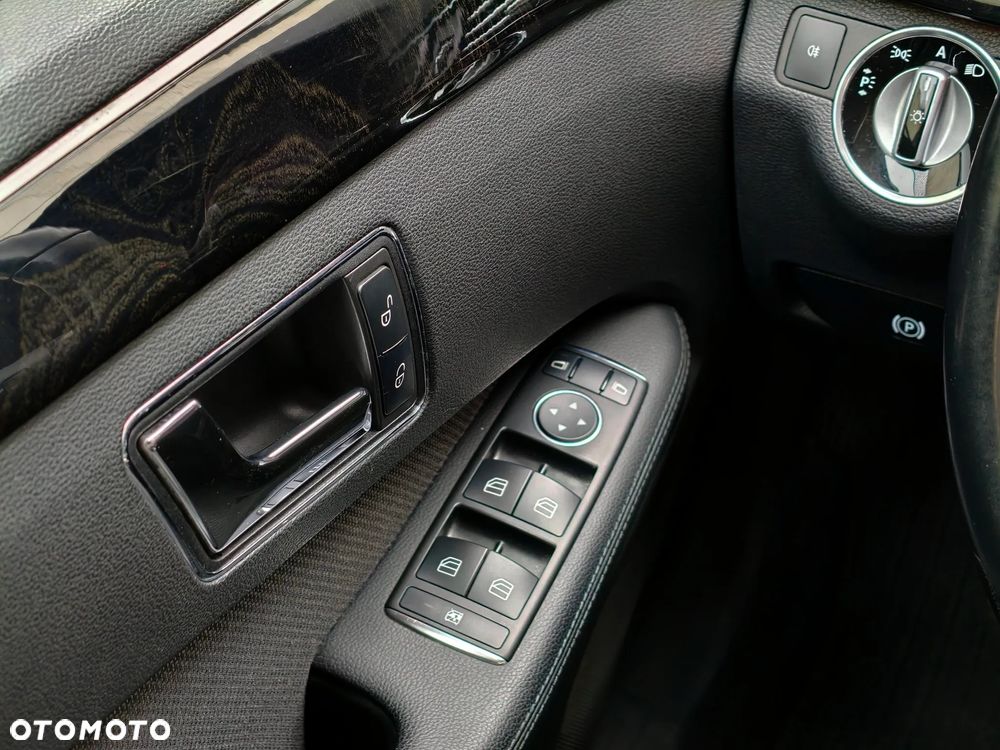 Mercedes-Benz Klasa E 220 CDI 7G-TRONIC Avantgarde - 25