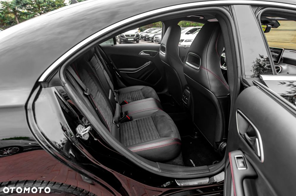 Mercedes-Benz CLA 250 4Matic 7G-DCT AMG Line - 20