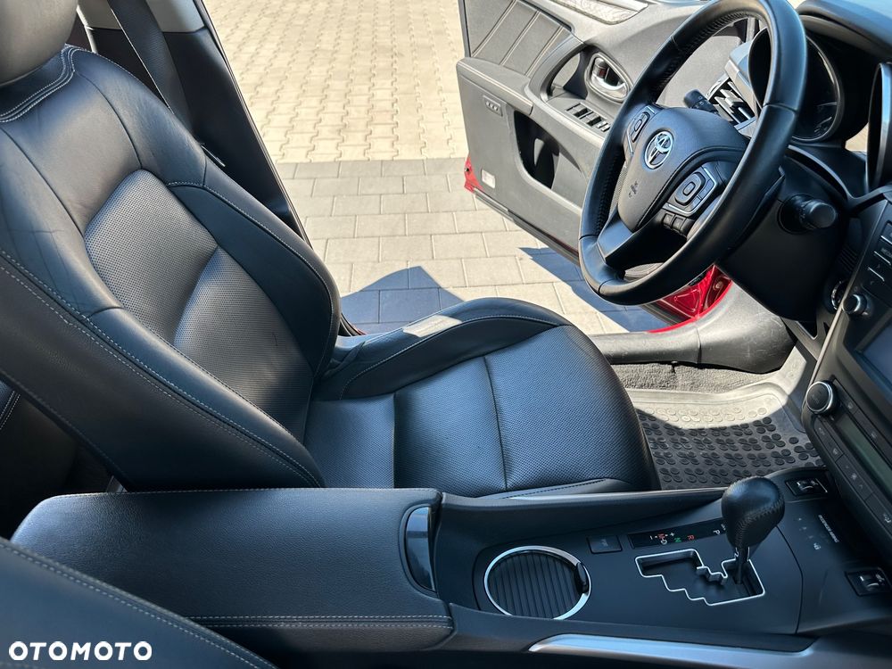 Toyota Avensis 2.0 Prestige MS - 32
