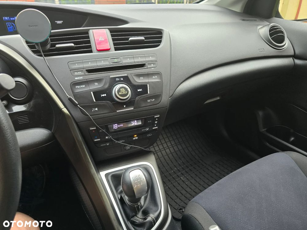 Honda Civic 1.4 i-VTEC Comfort - 27