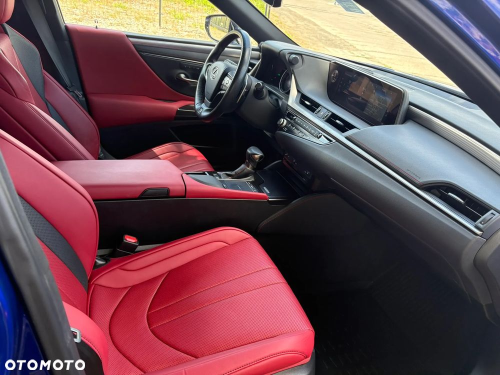 Lexus ES 300h F Sport Edition - 27