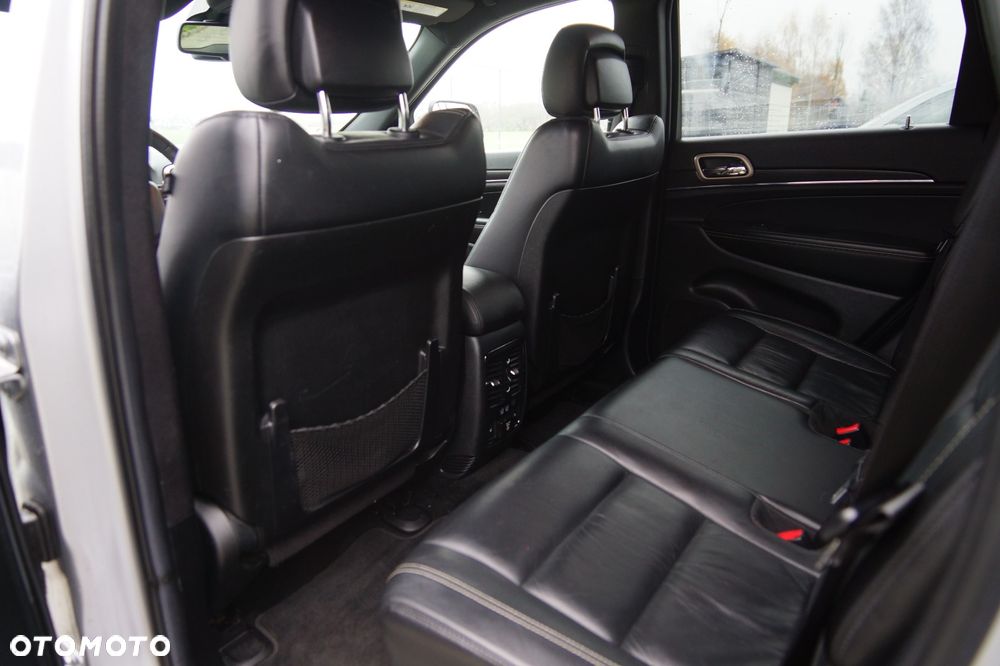 Jeep Grand Cherokee - 34