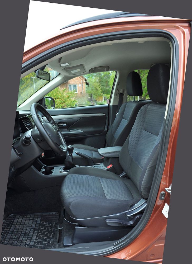 Mitsubishi Outlander 2.0 2WD SUV-Star - 20