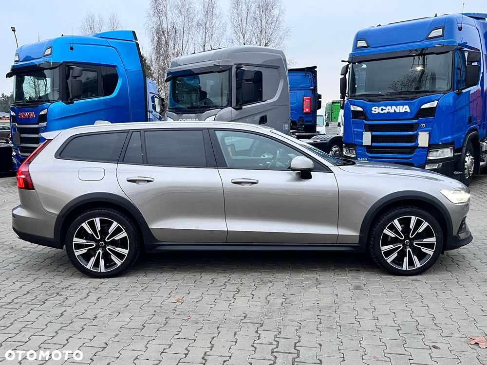 Volvo V60 Cross Country T5 AWD Geartronic Momentum Pro - 10