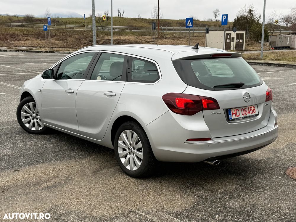 Opel Astra 2.0 CDTI DPF SportsTourer Edition - 4
