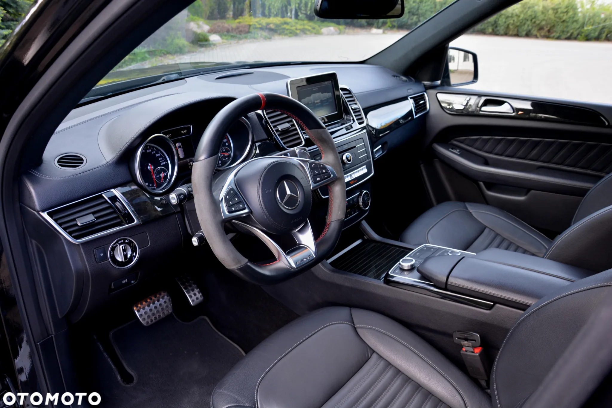 Mercedes-Benz GLS 350 d 4-Matic - 9