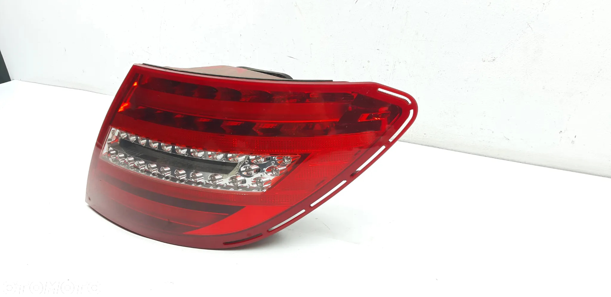 Lampa prawy tył A2049060503 Mercedes W204 2.2 diesel 2012r coupe - 2
