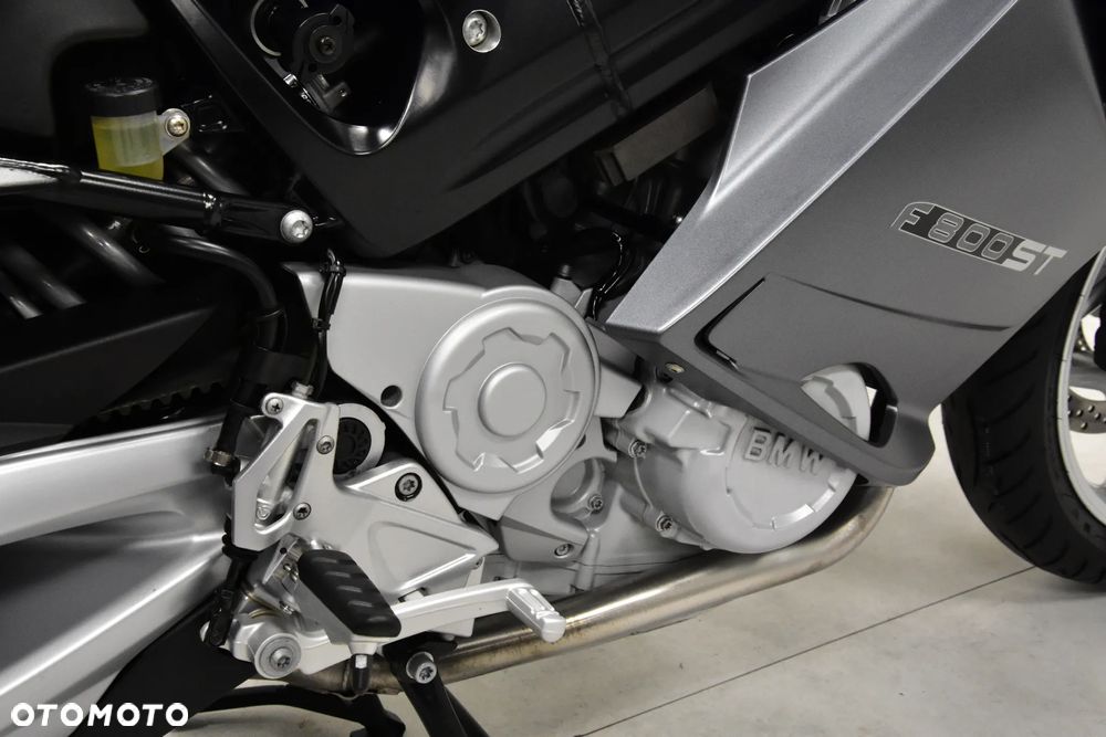 BMW F - 23