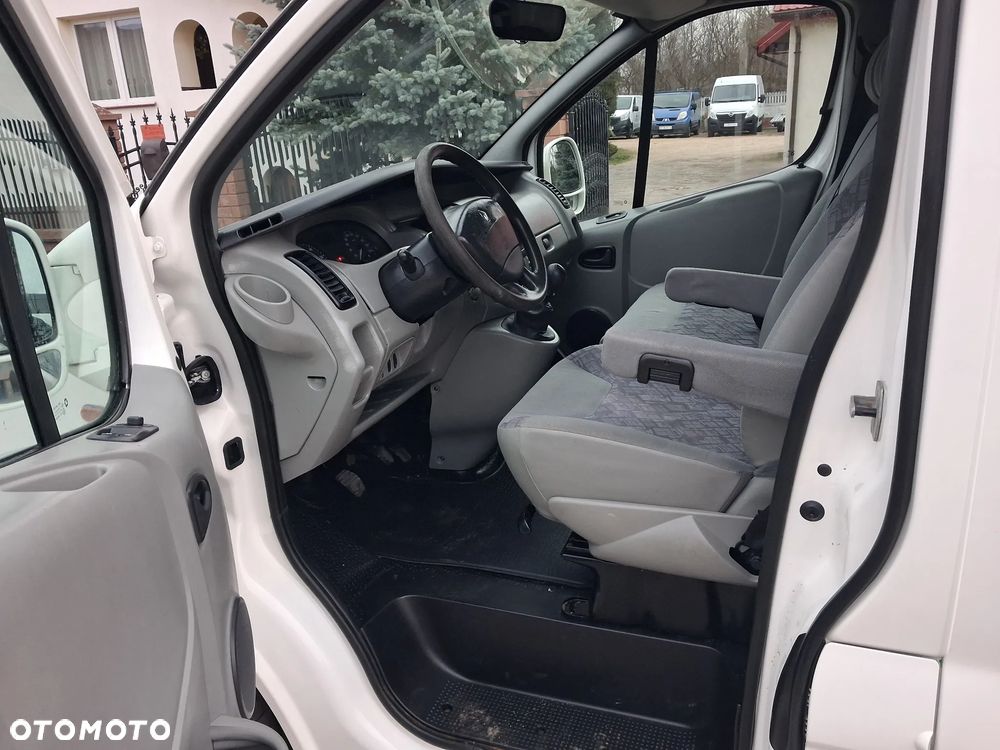 Renault Trafic - 12