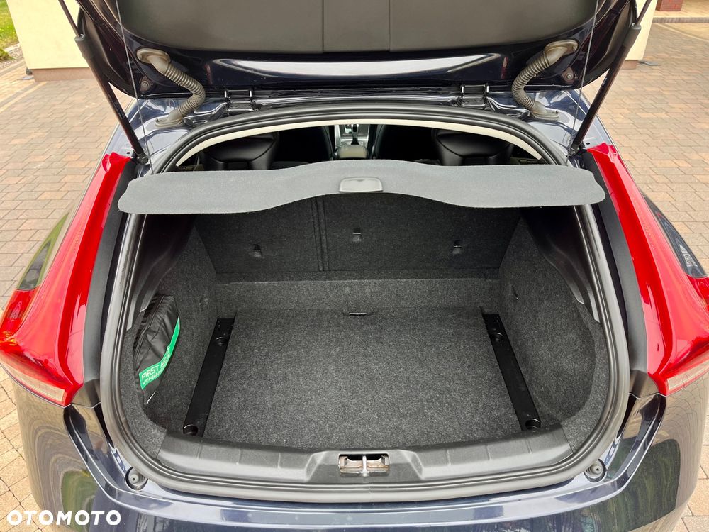 Volvo V40 D2 Momentum - 19