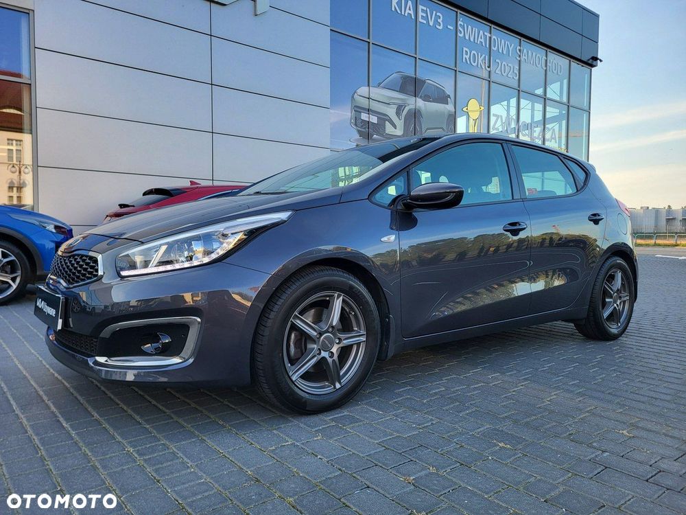 Kia Ceed - 8
