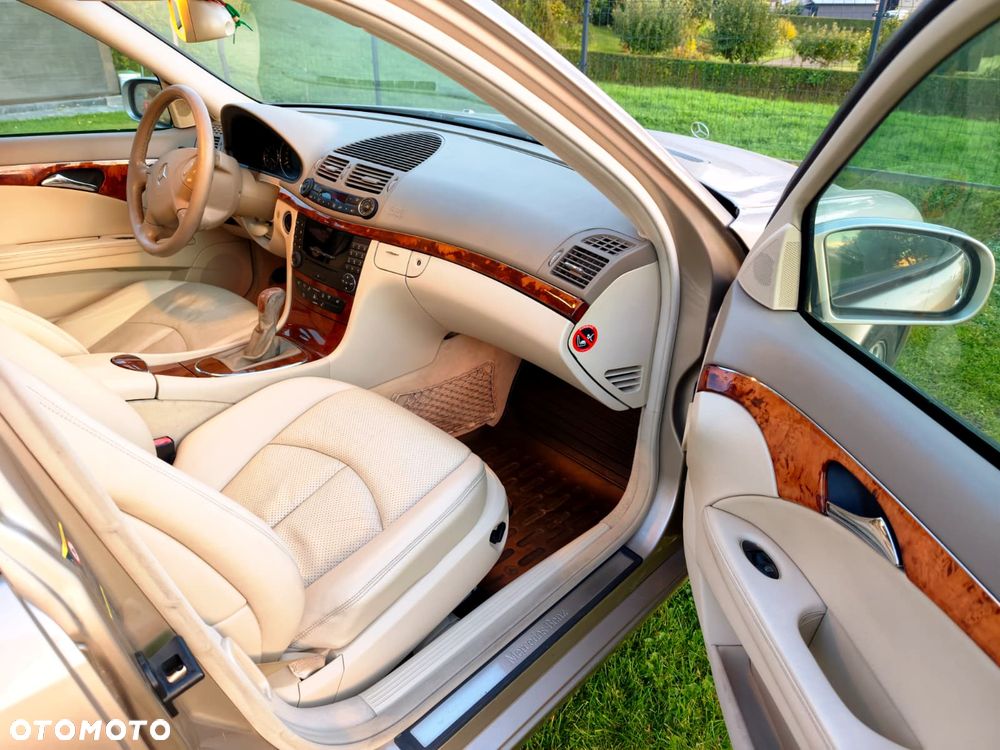 Mercedes-Benz Klasa E 200 Kompressor T Elegance - 18