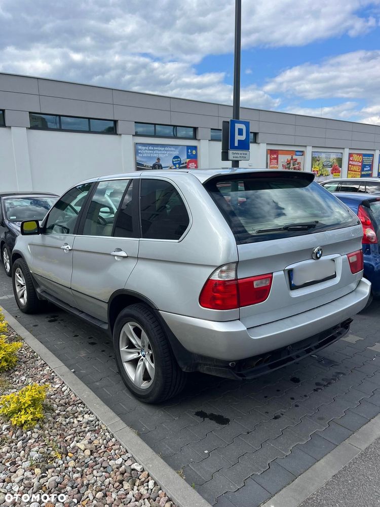BMW X5 4.4i - 2