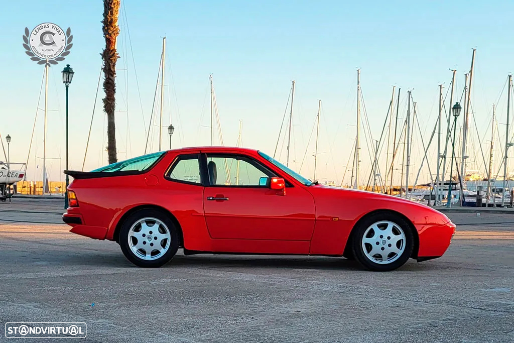 Porsche 944 Turbo S - 4