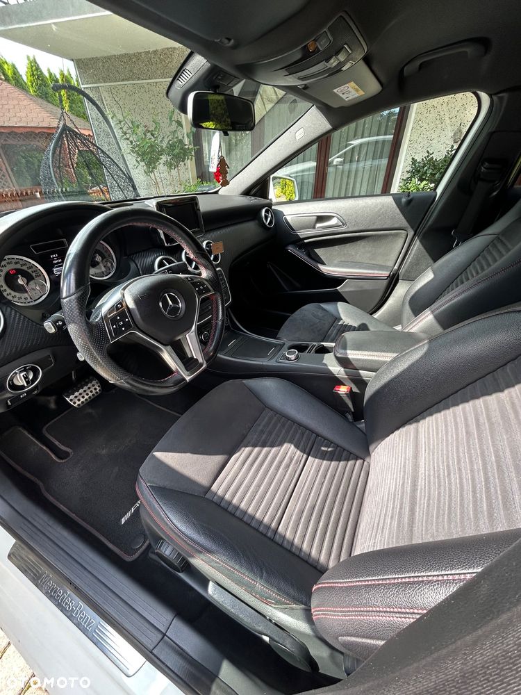 Mercedes-Benz Klasa A 220 4-Matic AMG Line - 4