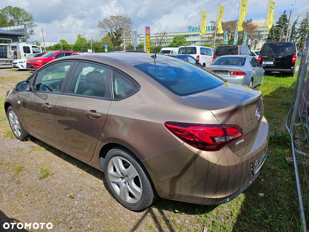 Opel Astra 1.6 Edition 111 Jahre - 3