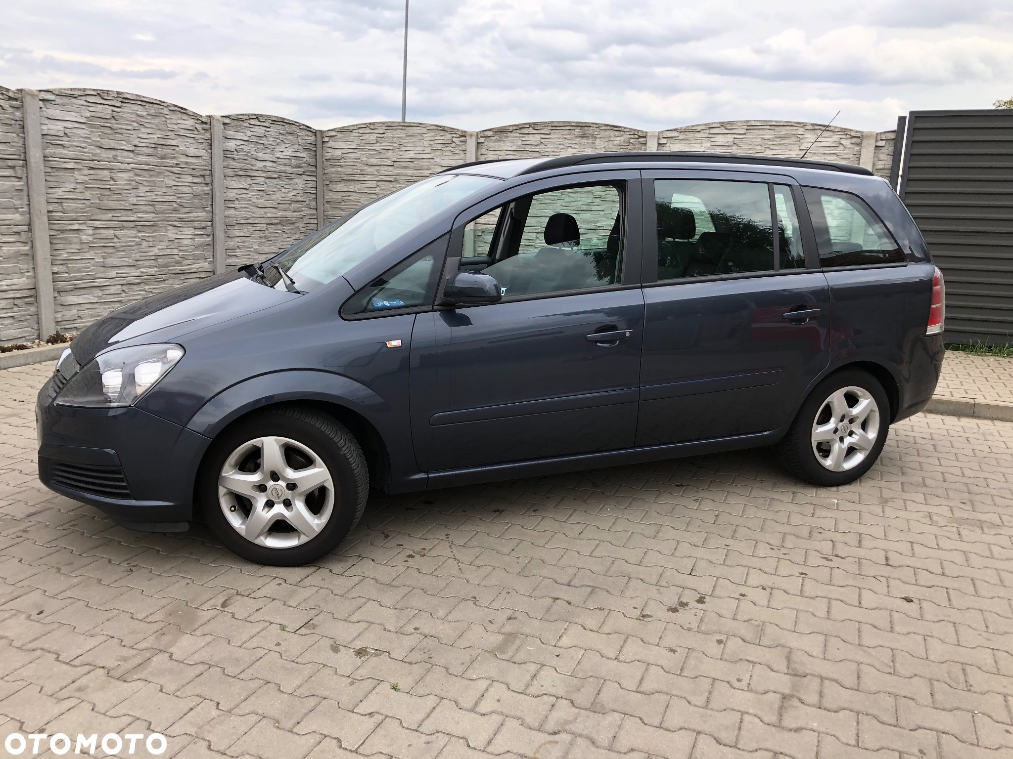 Opel Zafira 1.8 Cosmo - 33