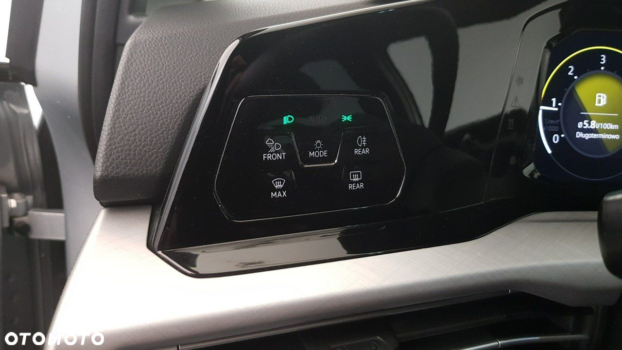 Volkswagen Golf - 31