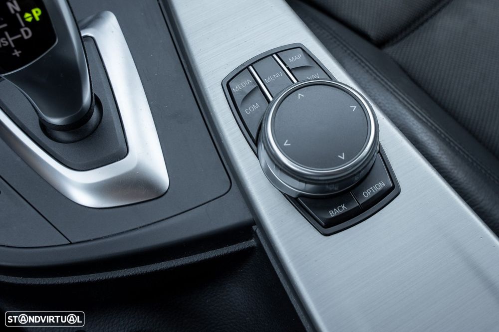 BMW 320 d Touring Line Luxury Auto - 19