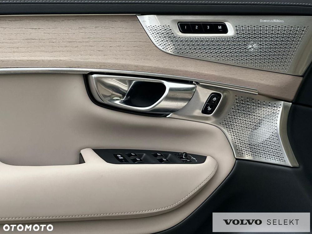 Volvo XC 90 - 25