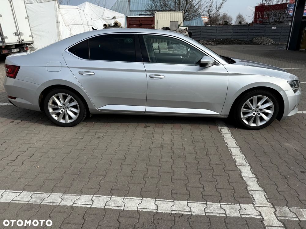 Skoda Superb 2.0 TDI Ambition DSG - 5