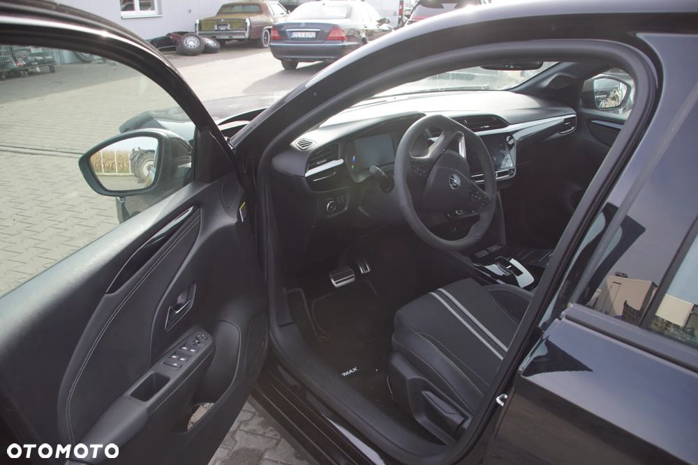 Auto na części - Opel Corsa-e F 100 kW KTV 2023R Falownik Inwerter Bateria Drzwi Klapa Błotnik Lusterko Zderzak Lampa Deska Kokpit Sterownik Moduł Czujnik Wyświetlacz Kierownica Panel - 9