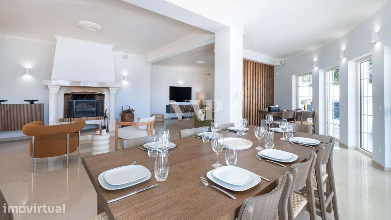 Moradia T5 Renovada com Vista Mar, Piscina e Terreno Amplo perto de Bo - Grande imagem: 3/60