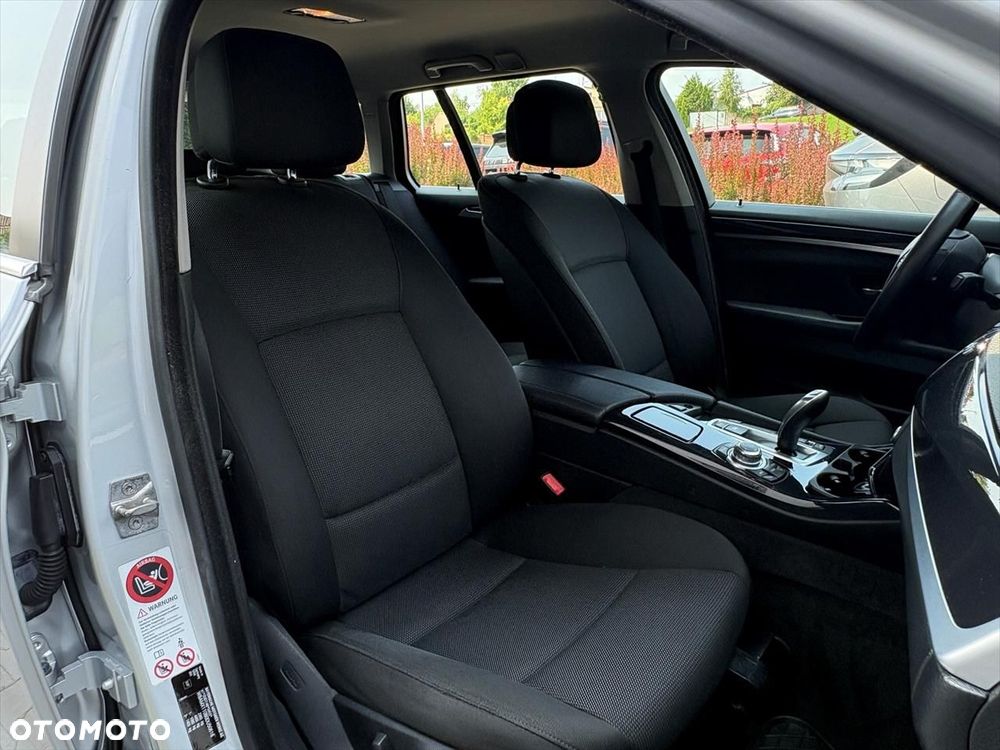 BMW Seria 5 520d - 23