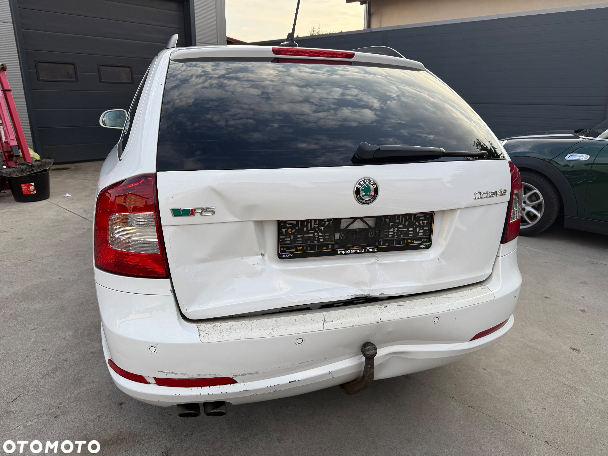 Skoda Octavia Combi 2.0 TDI DPF RS - 12