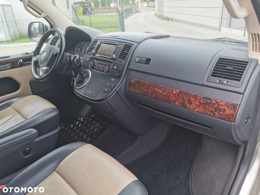 Volkswagen Multivan - 14