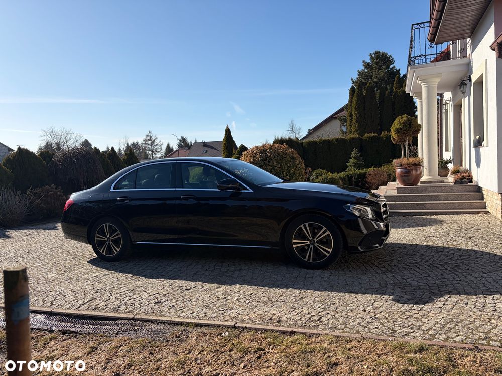 Mercedes-Benz Klasa E 220 d 9G-TRONIC Exclusive - 3