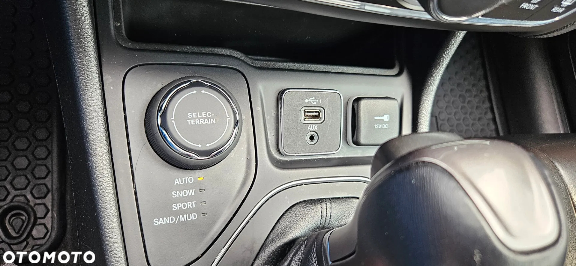 Jeep Cherokee - 36