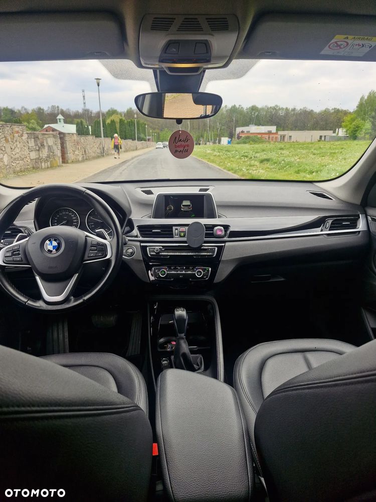 BMW X1 sDrive18d - 11