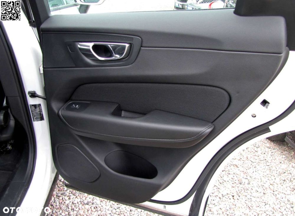 Volvo XC 60 D3 Momentum - 6