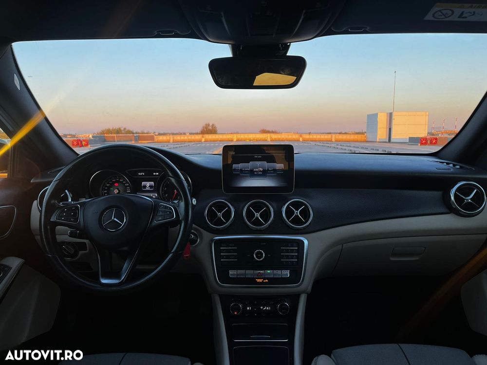 Mercedes-Benz GLA - 15