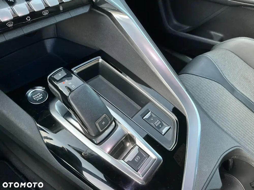 Peugeot 3008 BlueHDi 130 Stop & Start EAT8 Allure - 21