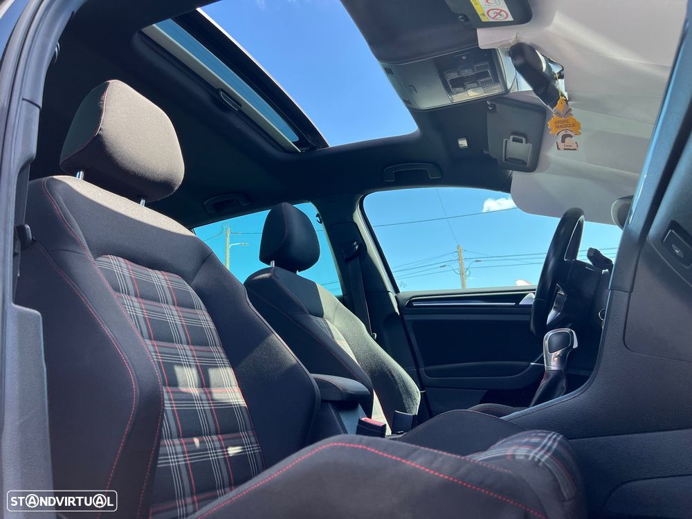 VW Golf 2.0 TSi GTi DSG - 14